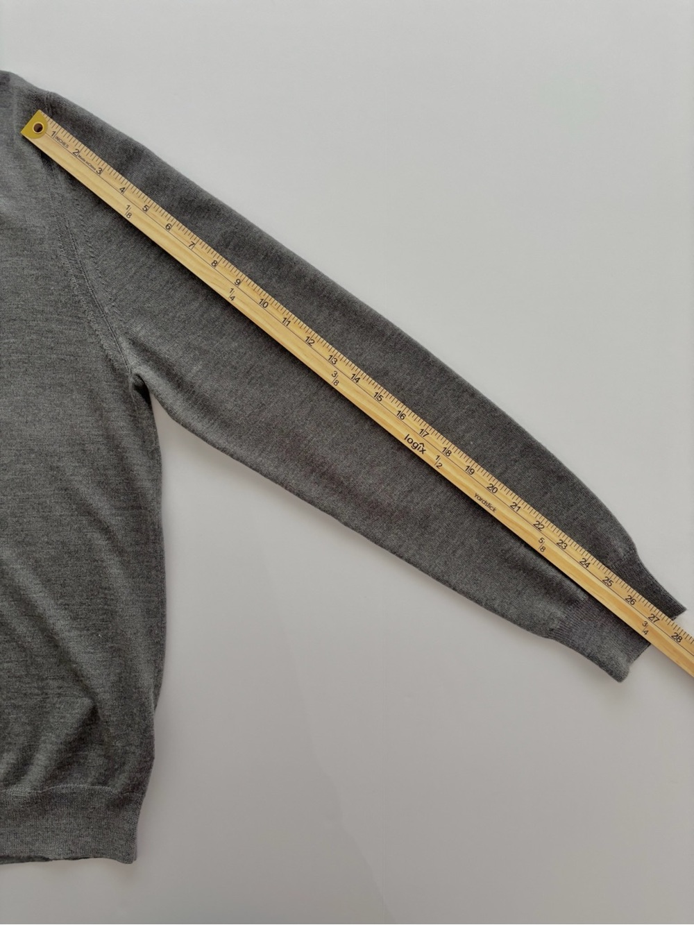 Burberry Men’s XL Charcol 100% Wool V-Neck Sweater Nova Check Elbow Patch - Picture 7 of 8